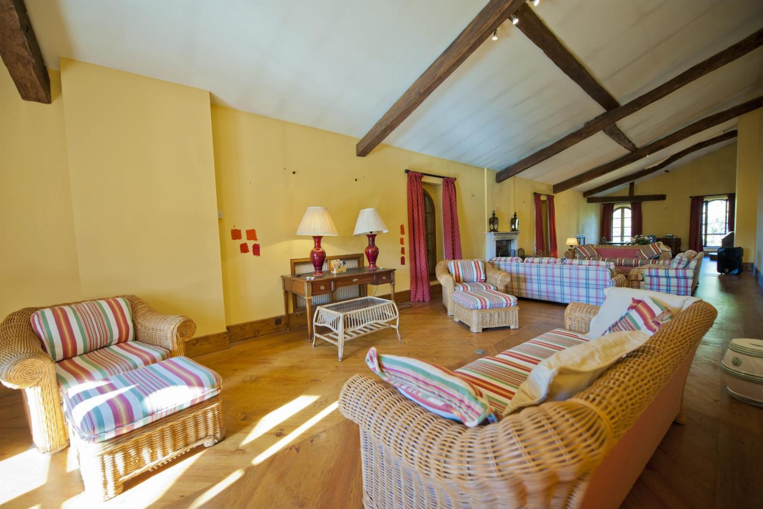 Living room | Holiday château in Ariège