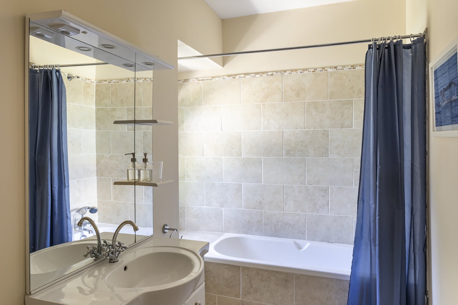 Bathroom | Holiday home in Pays de la Loire Bathroom | Holiday home in Pays de la Loire