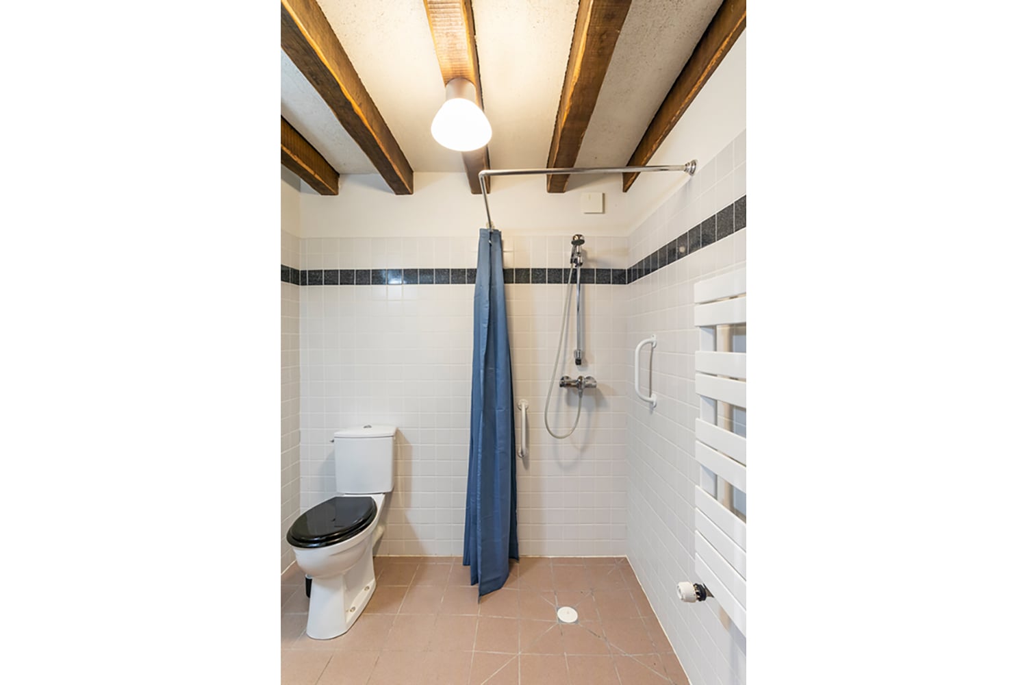 Bathroom | Holiday home in Pays de la Loire Bathroom | Holiday home in Pays de la Loire