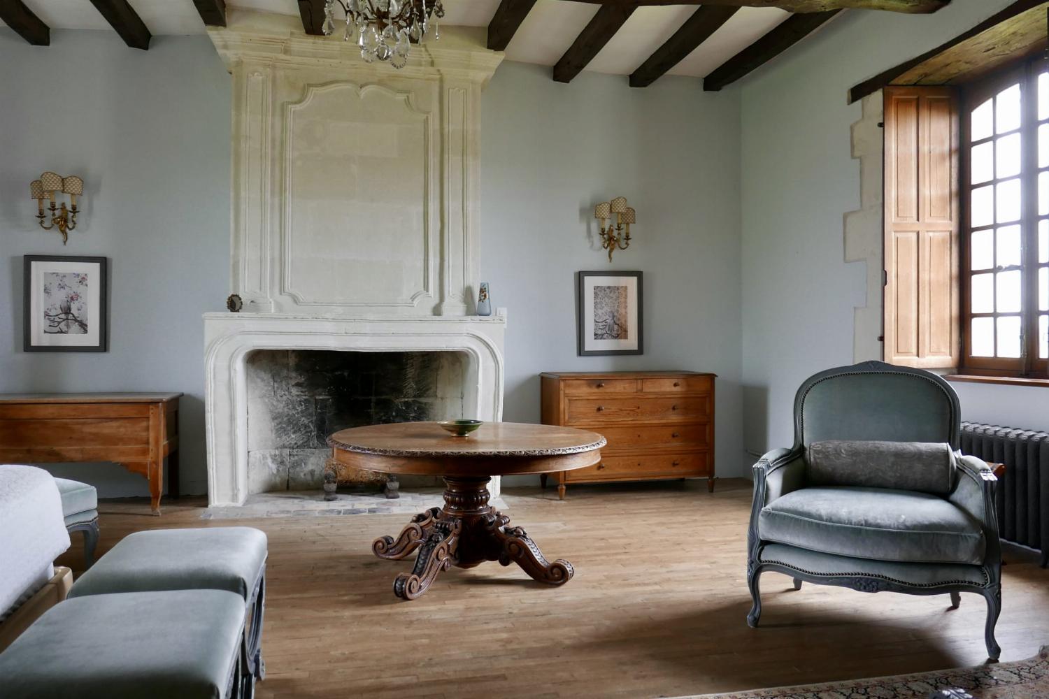 Bedroom | Holiday château in Vienne