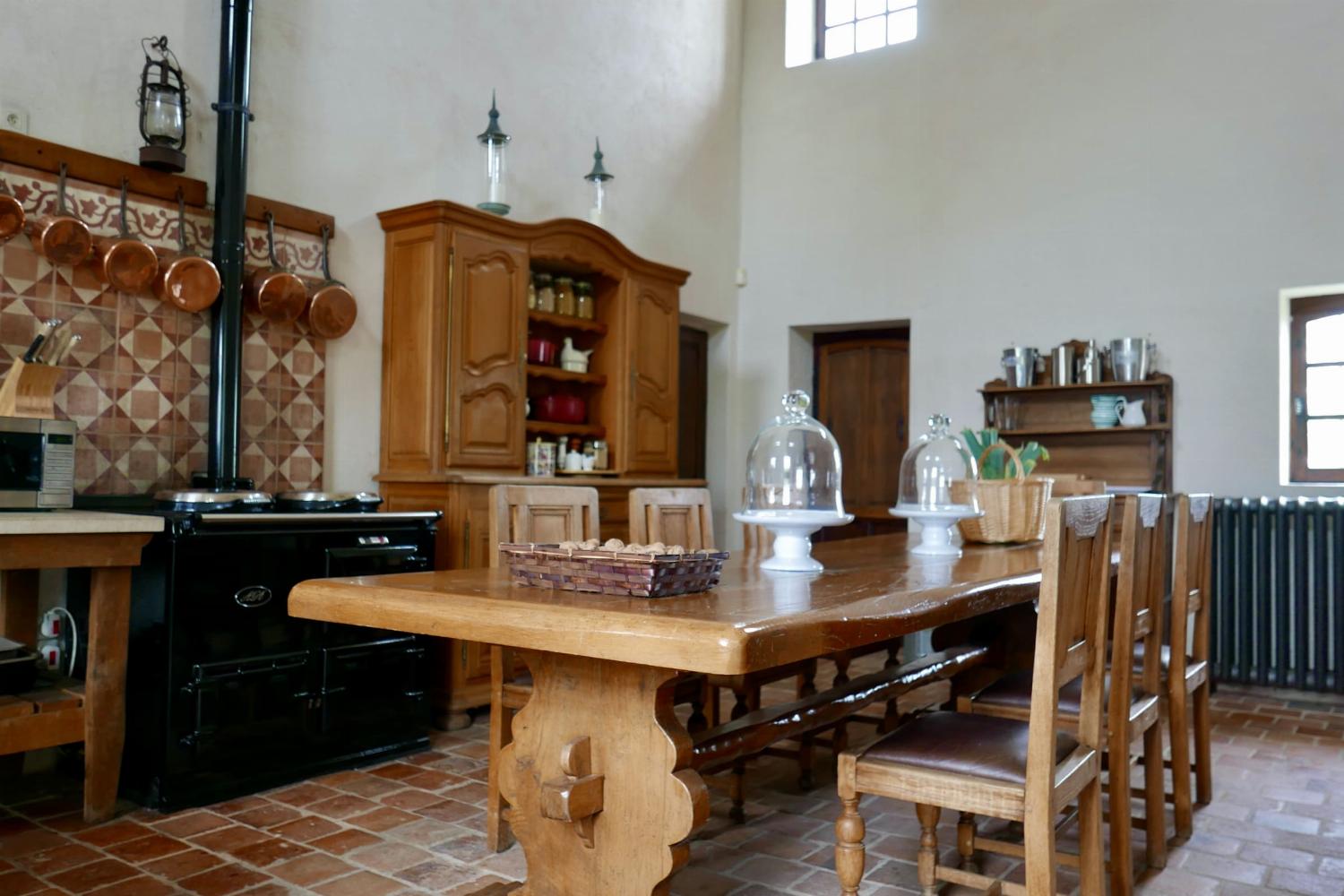 Kitchen | Holiday château in Vienne
