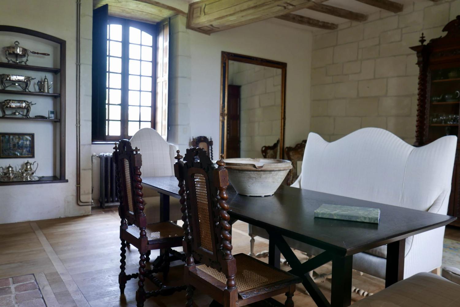 Living room | Holiday château in Vienne