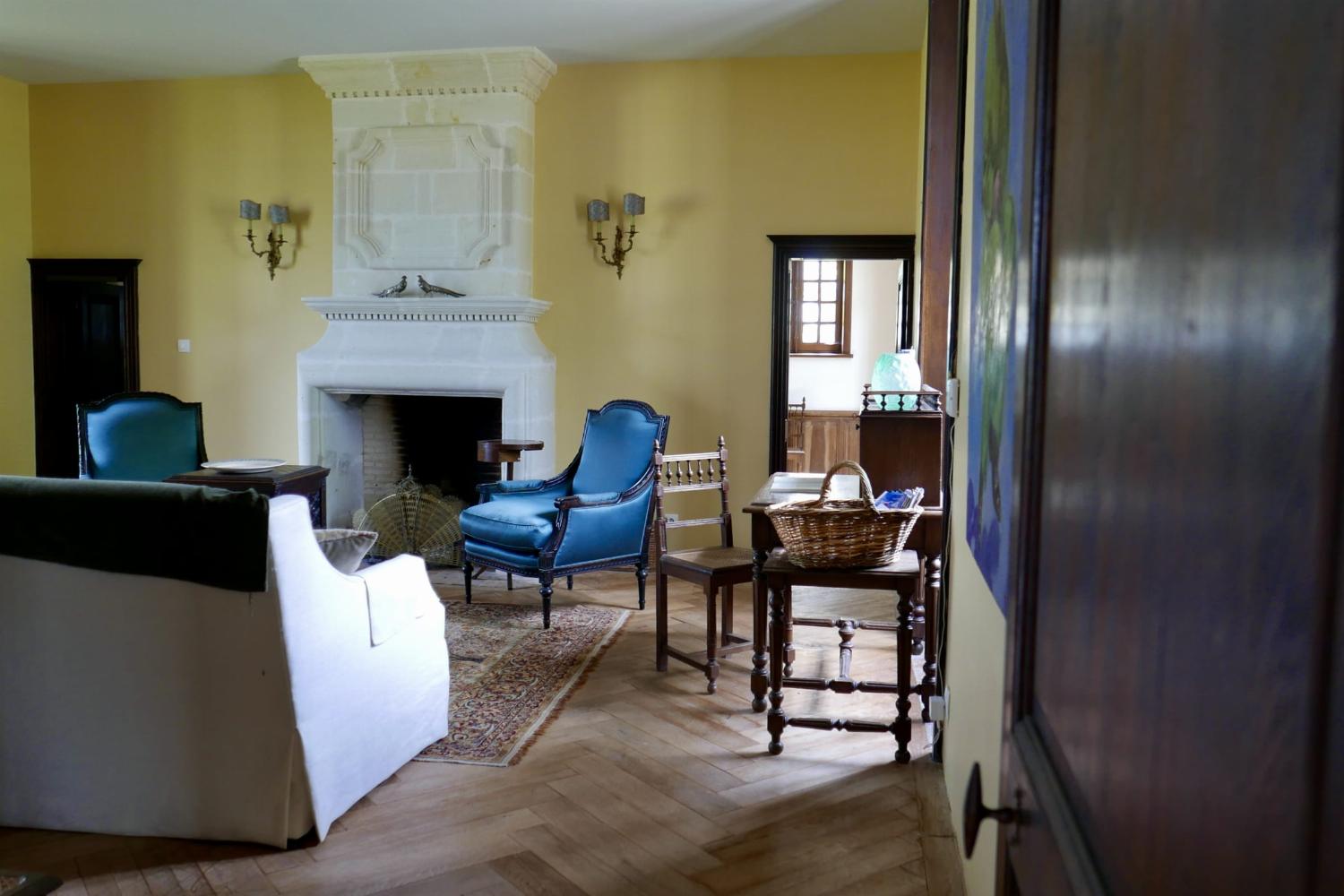 Living room | Holiday château in Vienne