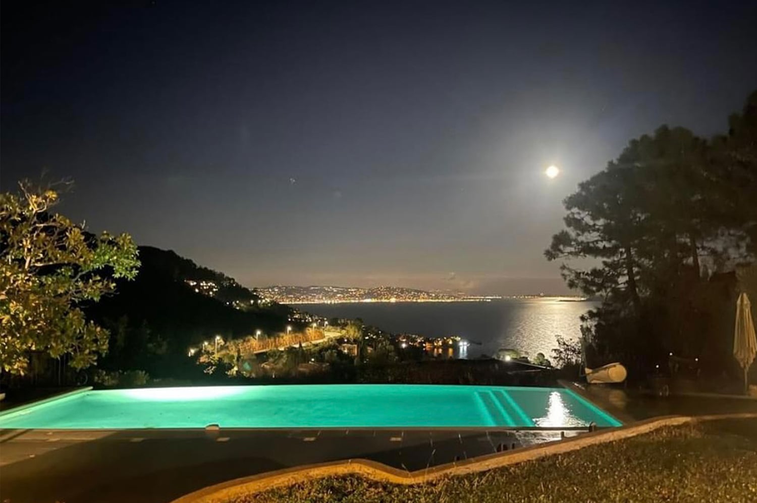 Private heated infinity pool